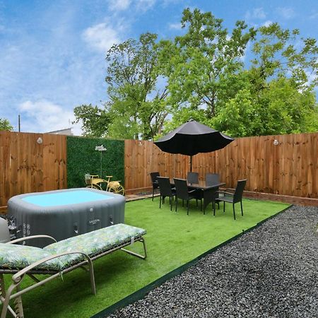 Blissful Getaway Home With Hot Tub & Backyard Near Downtown Houston Dış mekan fotoğraf