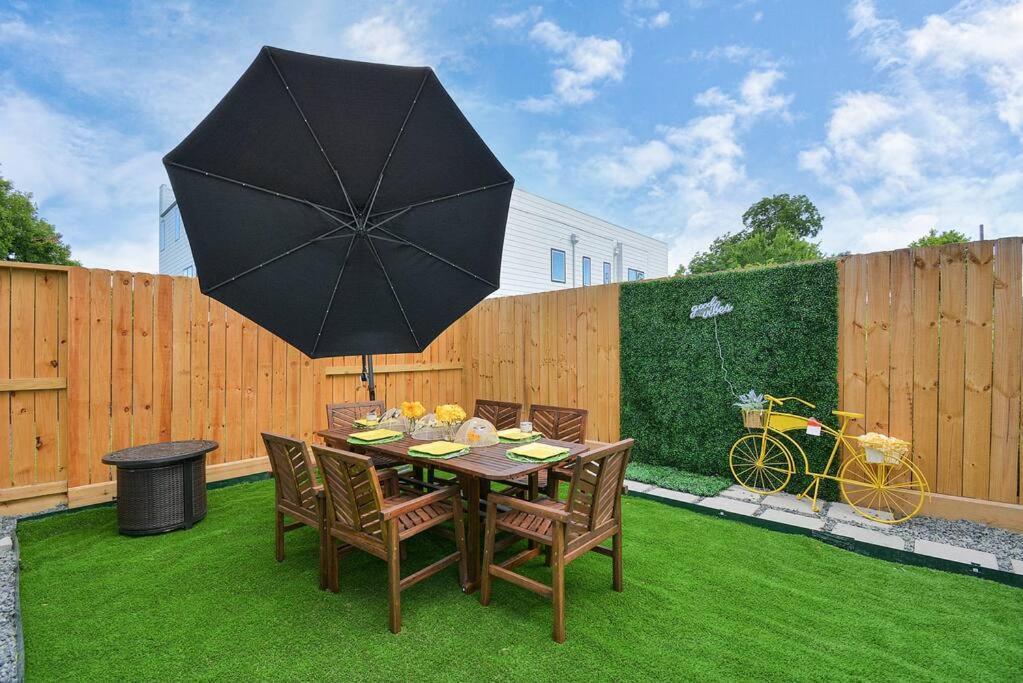 Blissful Getaway Home With Hot Tub & Backyard Near Downtown Houston Dış mekan fotoğraf