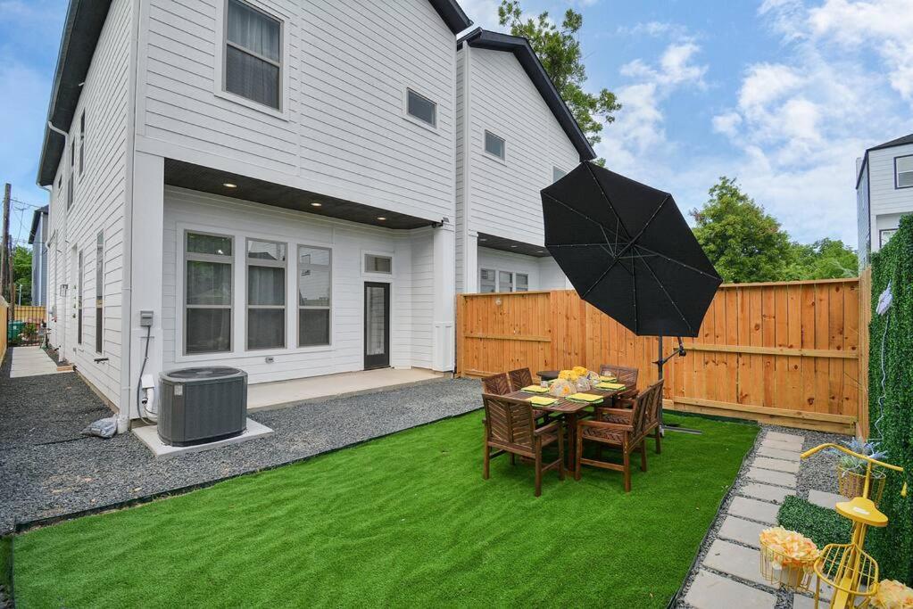 Blissful Getaway Home With Hot Tub & Backyard Near Downtown Houston Dış mekan fotoğraf