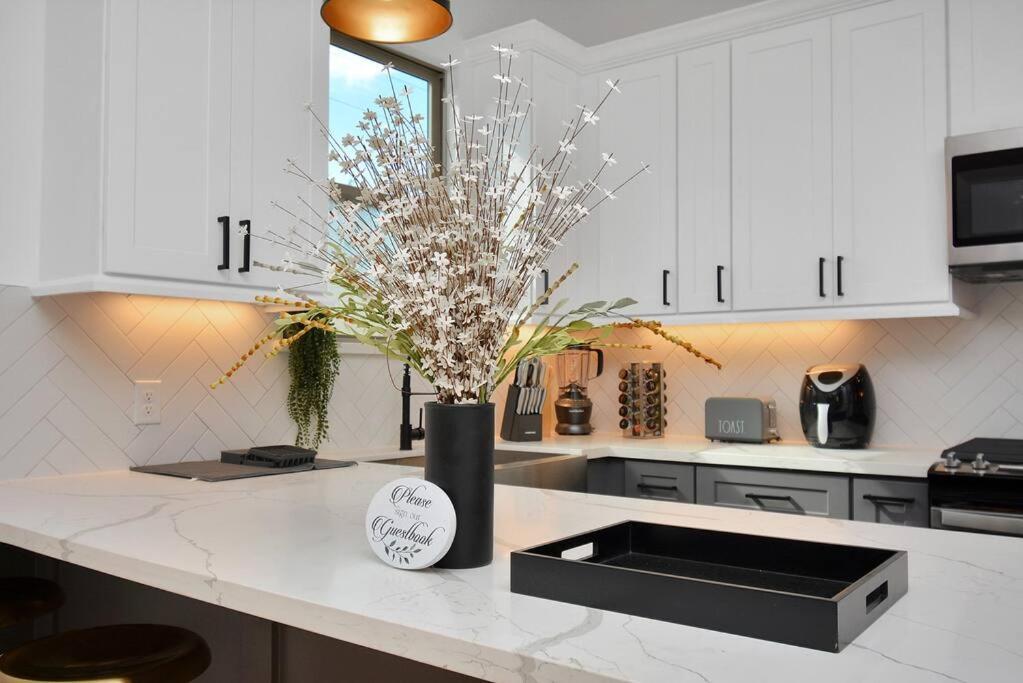 Blissful Getaway Home With Hot Tub & Backyard Near Downtown Houston Dış mekan fotoğraf