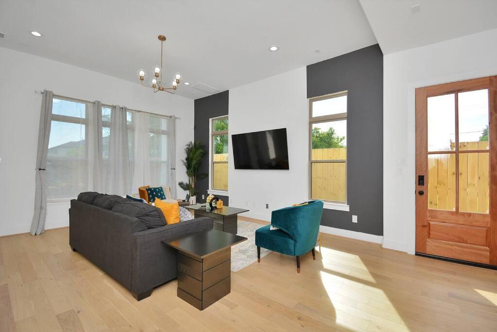 Blissful Getaway Home With Hot Tub & Backyard Near Downtown Houston Dış mekan fotoğraf